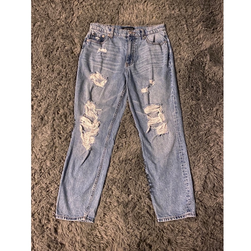 Aeropostale ripped mom Jean